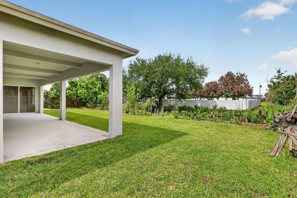 1974 SW Idaho Lane Port St Lucie FL 34953