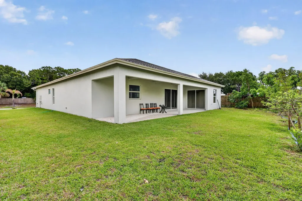 1974 SW Idaho Lane Port St Lucie FL 34953