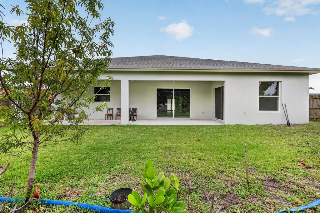 1974 SW Idaho Lane Port St Lucie FL 34953