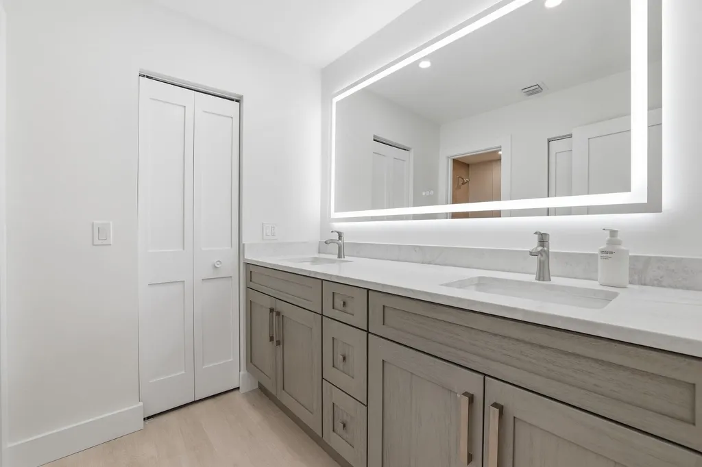 1011 Flame Vine Avenue Delray Beach FL 33445