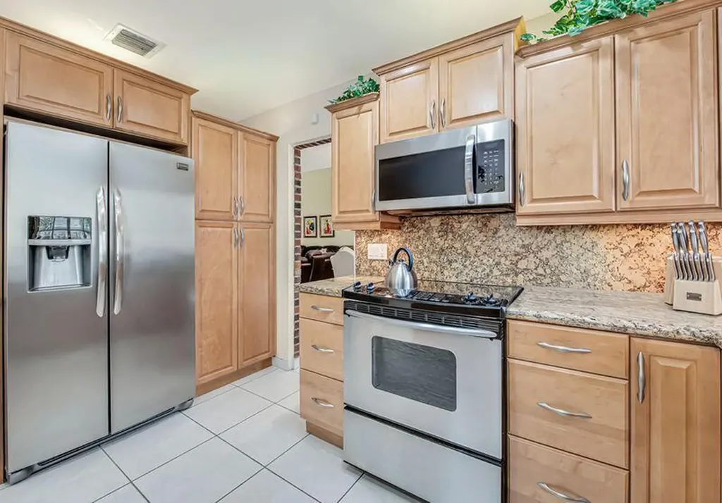 4957 SW 94th Terrace Cooper City FL 33328