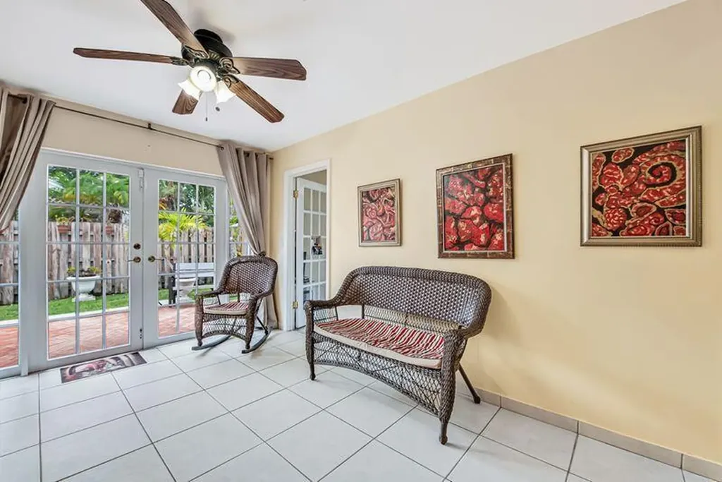 4957 SW 94th Terrace Cooper City FL 33328