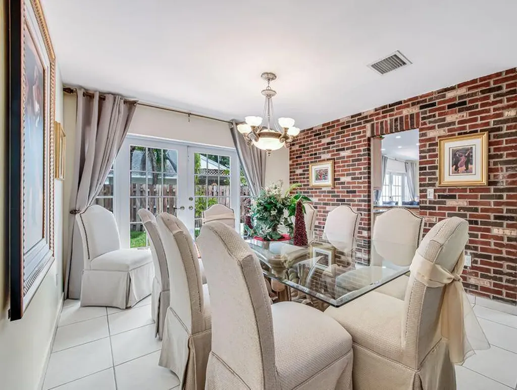 4957 SW 94th Terrace Cooper City FL 33328