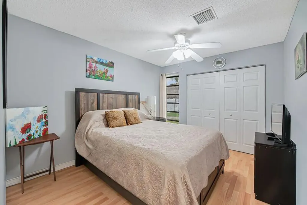 4957 SW 94th Terrace Cooper City FL 33328