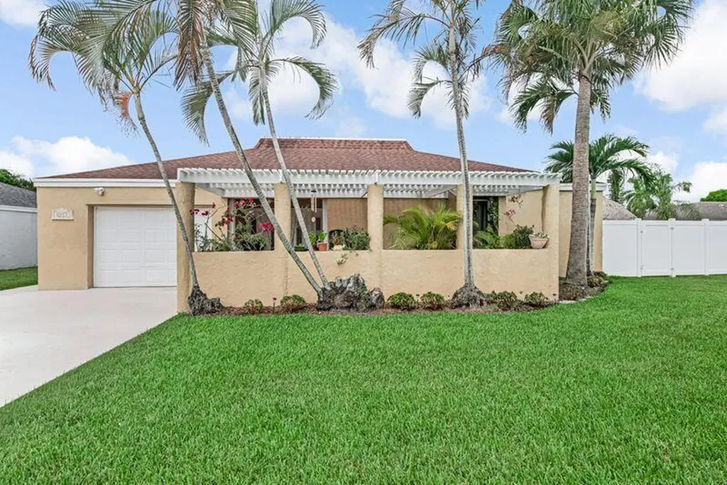 4957 SW 94th Terrace Cooper City FL 33328
