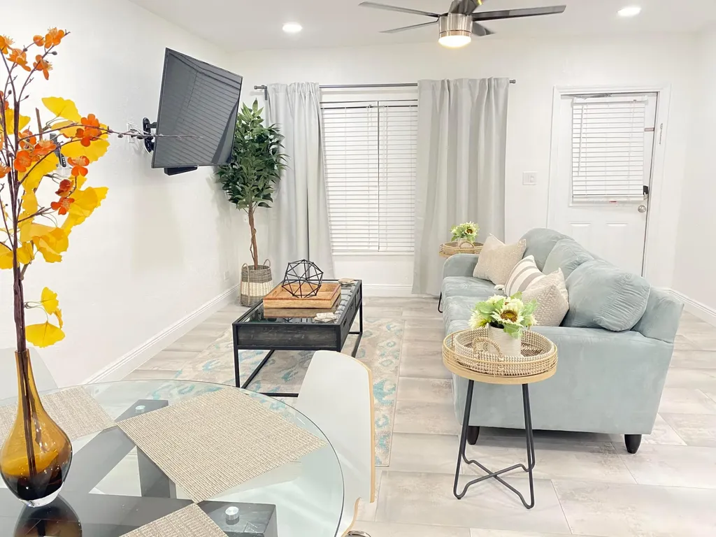626 NE 17th Way Fort Lauderdale FL 33304