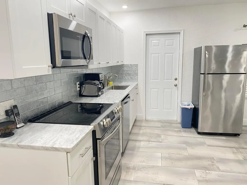 626 NE 17th Way Fort Lauderdale FL 33304