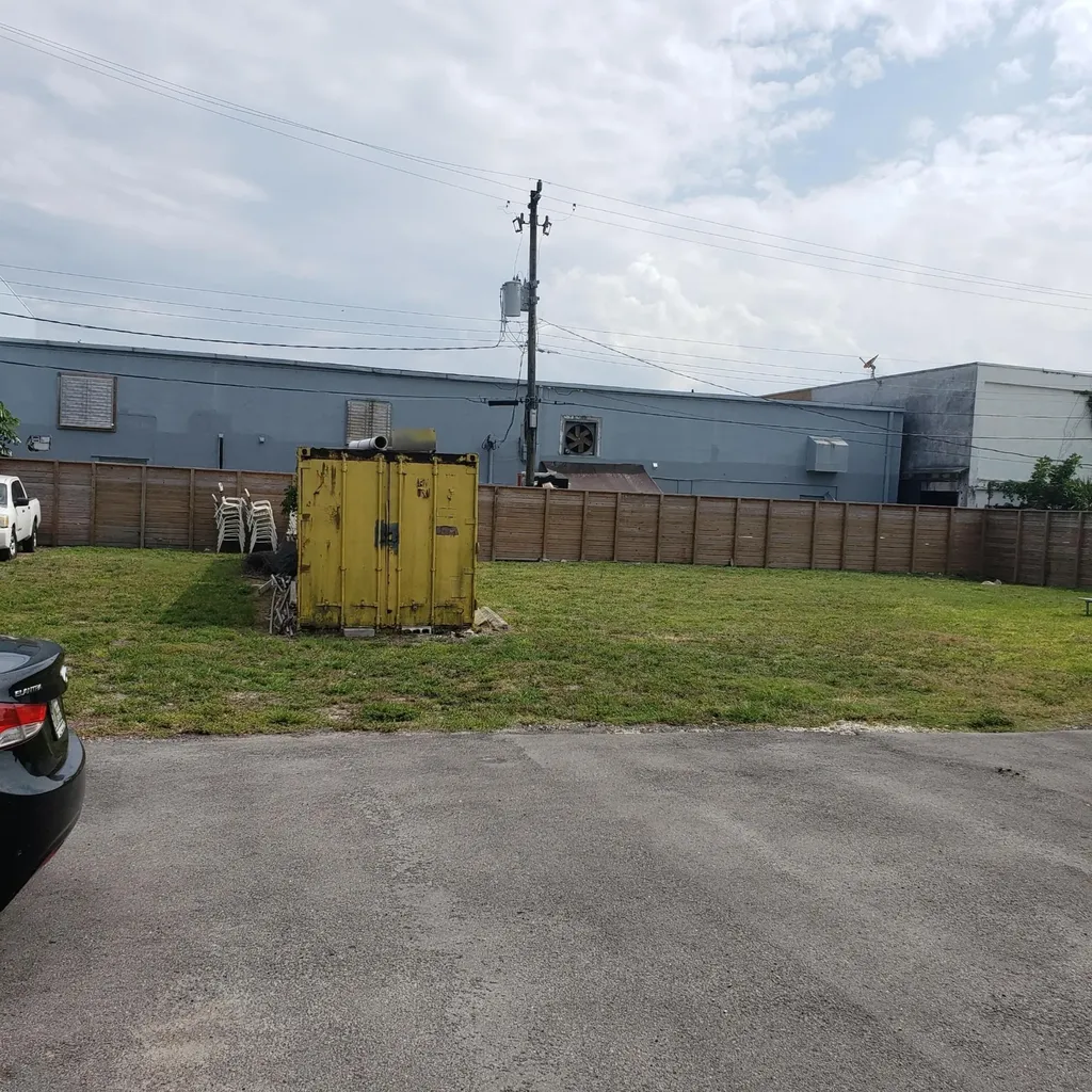 5742 Washington Street Hollywood FL 33023
