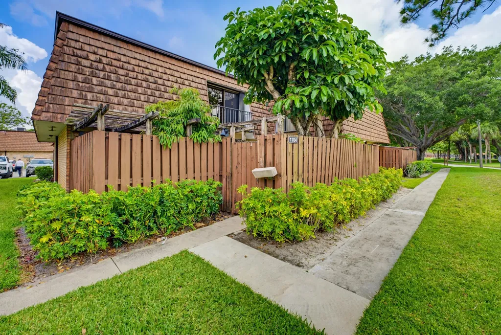 1704 17th Lane Greenacres FL 33463