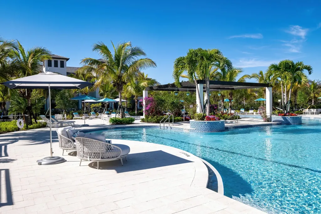 2000 Stirling Road Hollywood FL 33020