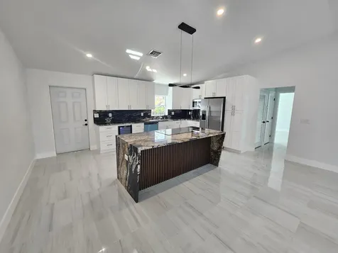 2964 NW 36th Avenue Okeechobee FL 34972
