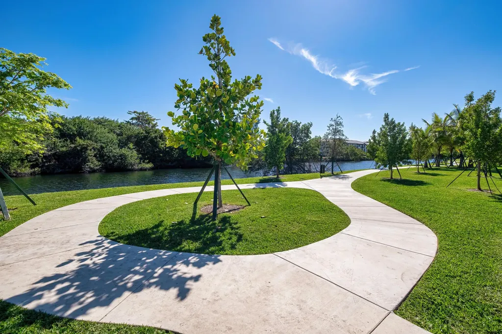 2000 Stirling Road Hollywood FL 33020