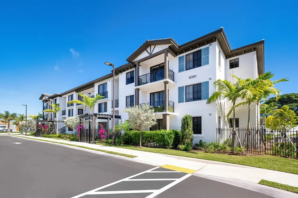 2000 Stirling Road Hollywood FL 33020
