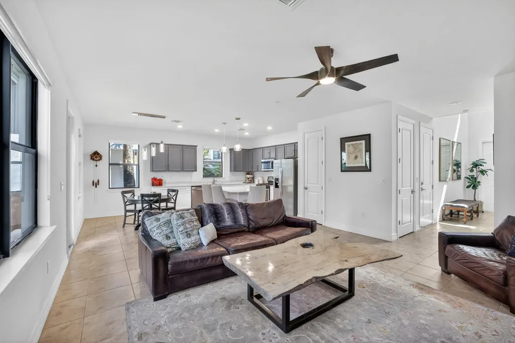 4651 E Pinehurst Trail Trail E Oakland Park FL 33309
