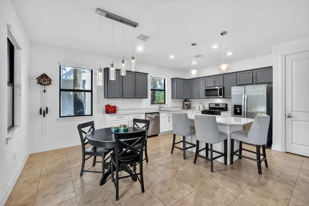 4651 E Pinehurst Trail Trail E Oakland Park FL 33309