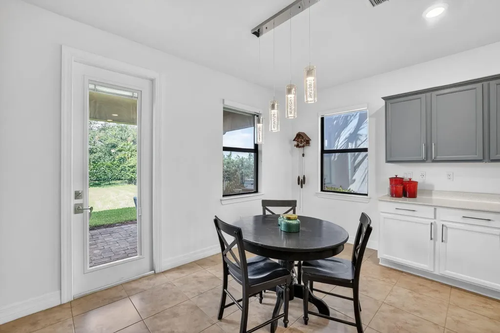4651 E Pinehurst Trail Trail E Oakland Park FL 33309