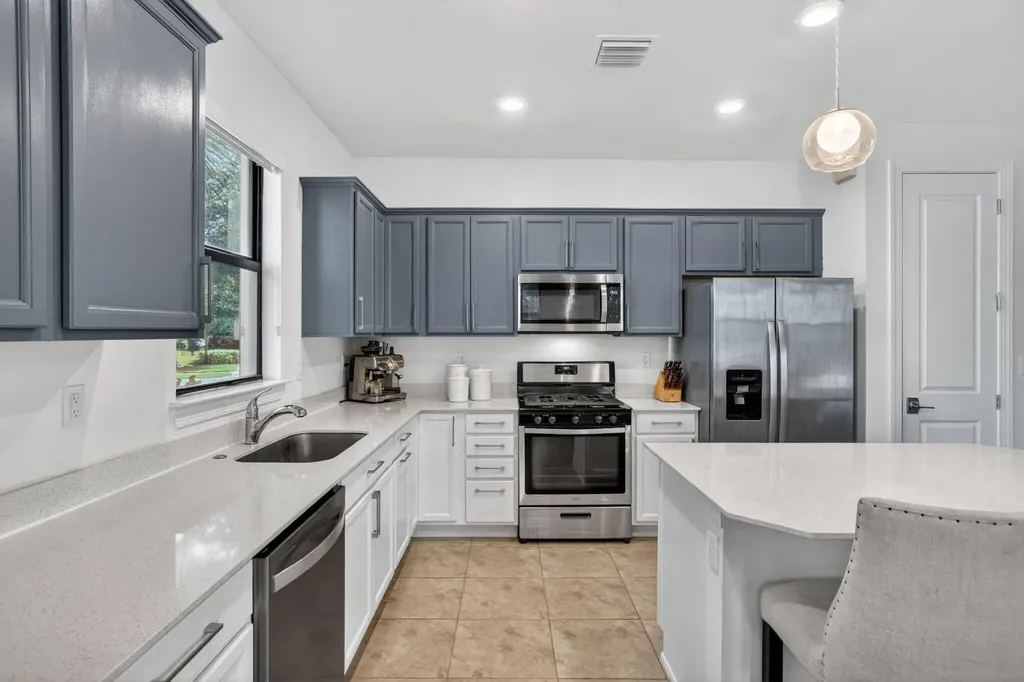 4651 E Pinehurst Trail Trail E Oakland Park FL 33309
