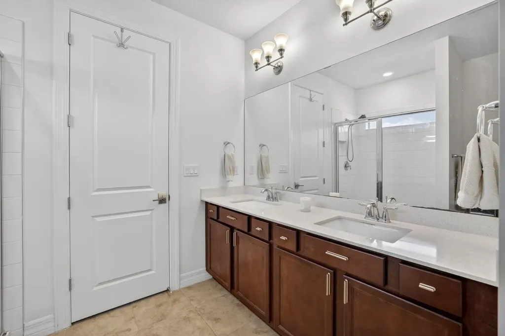 4651 E Pinehurst Trail Trail E Oakland Park FL 33309