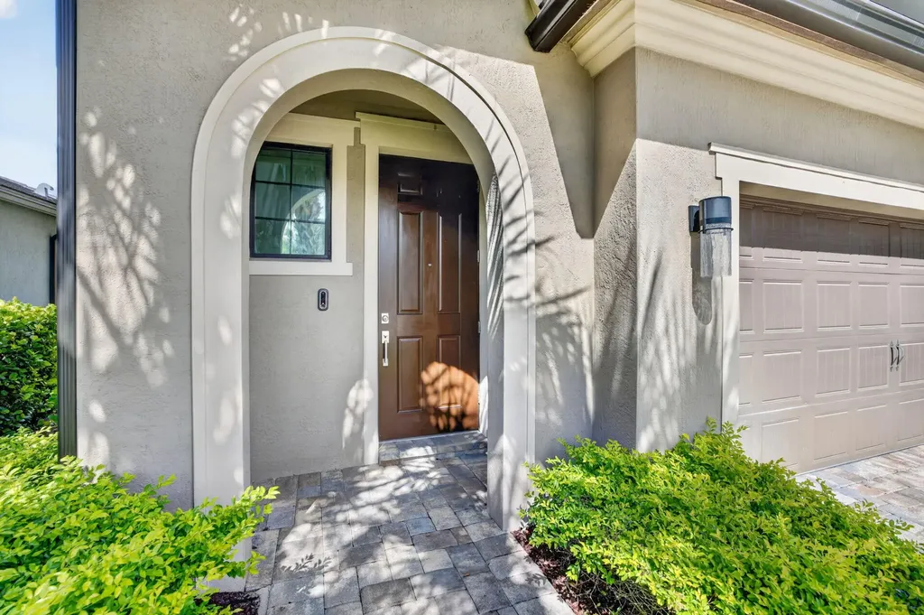 4651 E Pinehurst Trail Trail E Oakland Park FL 33309