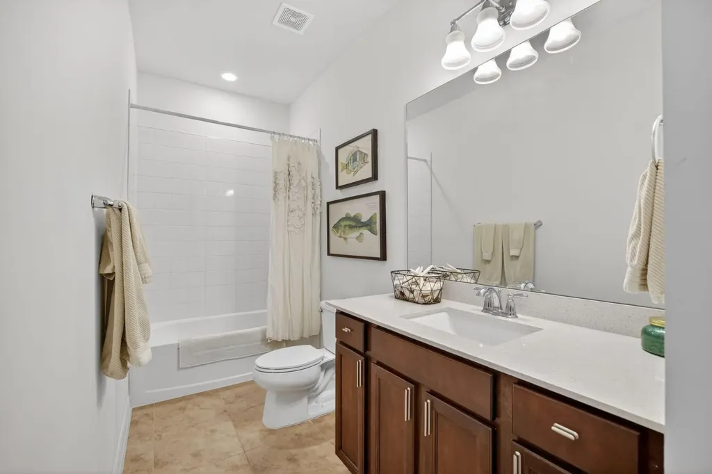4651 E Pinehurst Trail Trail E Oakland Park FL 33309