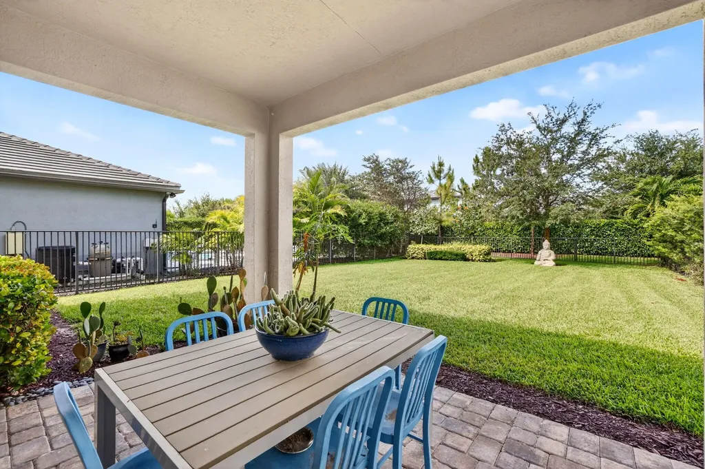 4651 E Pinehurst Trail Trail E Oakland Park FL 33309