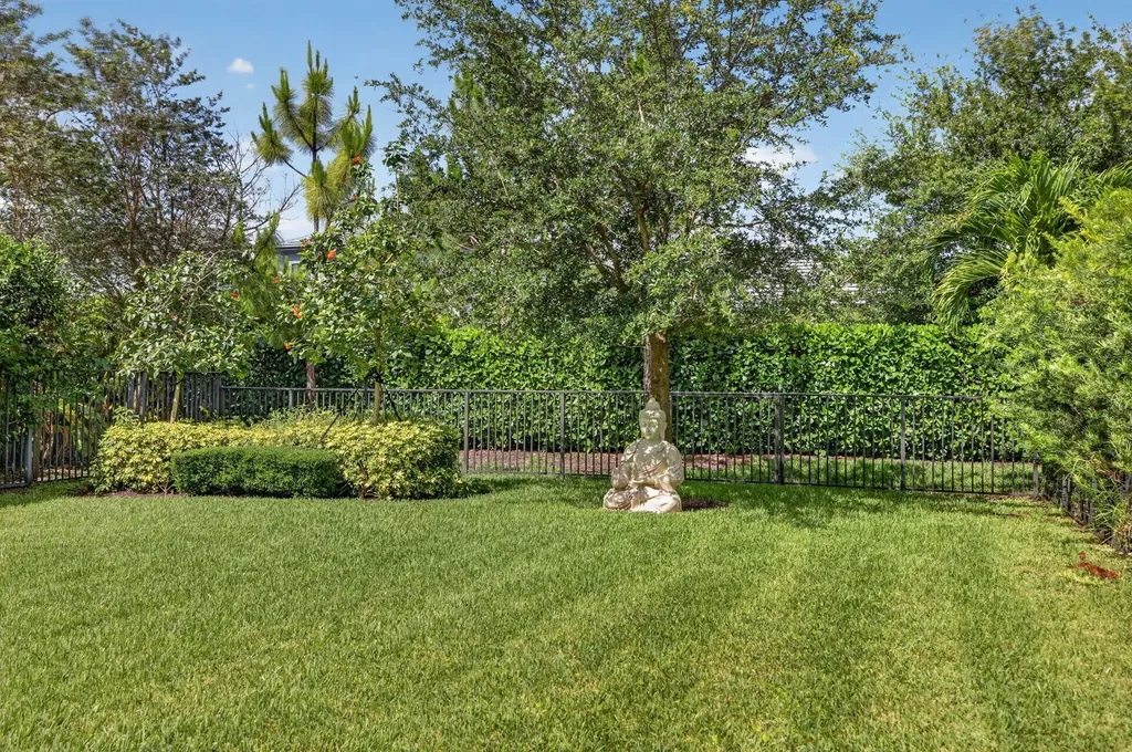 4651 E Pinehurst Trail Trail E Oakland Park FL 33309