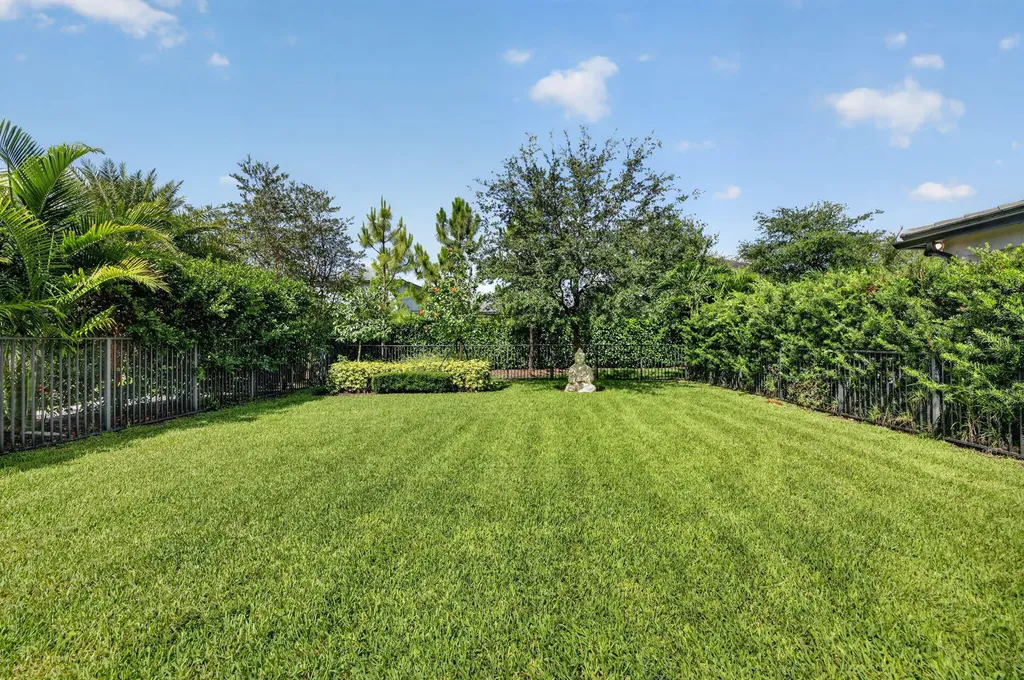 4651 E Pinehurst Trail Trail E Oakland Park FL 33309