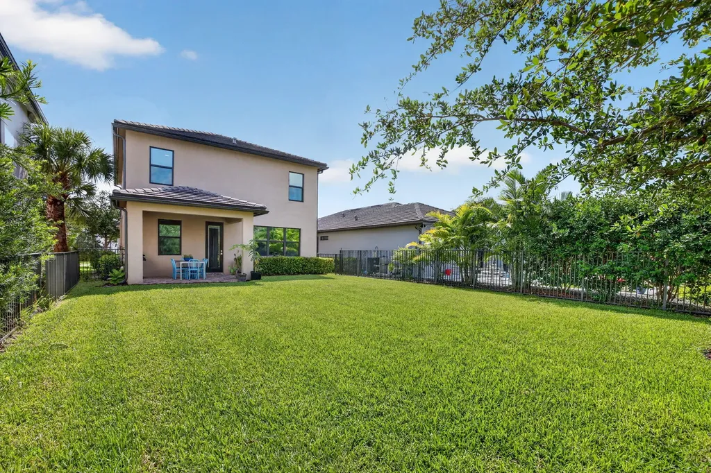 4651 E Pinehurst Trail Trail E Oakland Park FL 33309