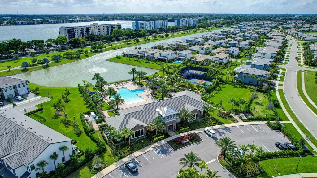 4651 E Pinehurst Trail Trail E Oakland Park FL 33309