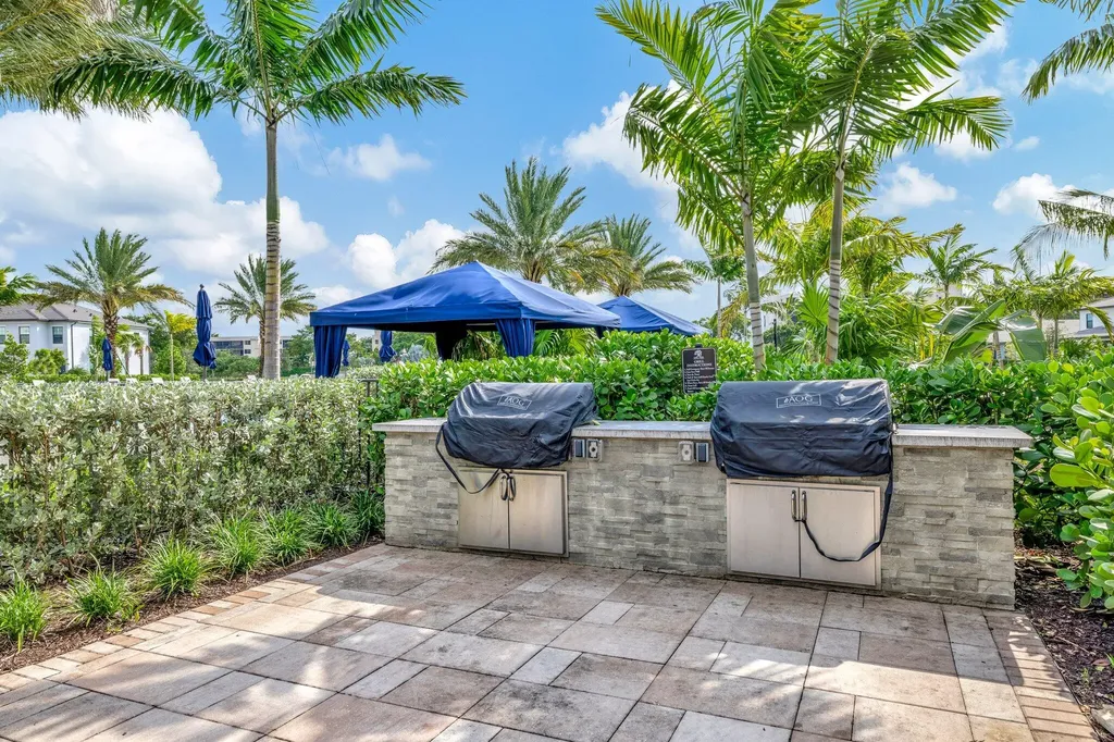 4651 E Pinehurst Trail Trail E Oakland Park FL 33309