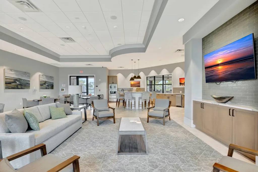 4651 E Pinehurst Trail Trail E Oakland Park FL 33309
