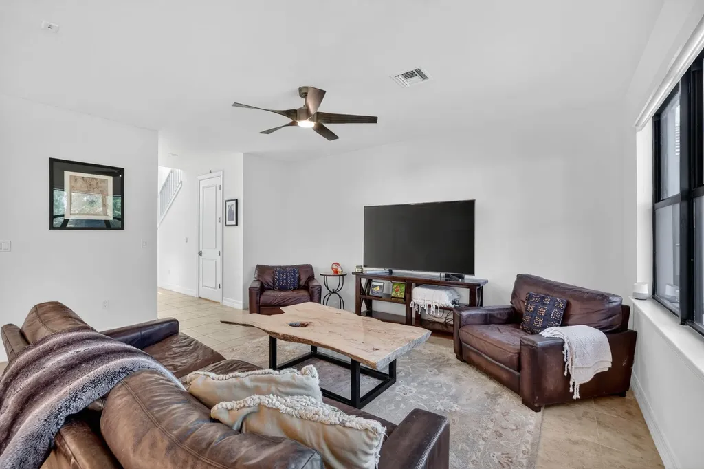 4651 E Pinehurst Trail Trail E Oakland Park FL 33309
