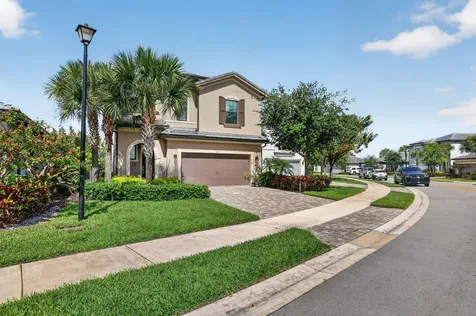 4651 E Pinehurst Trail Trail E Oakland Park FL 33309