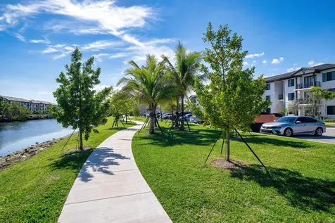 2000 Stirling Road Hollywood FL 33020
