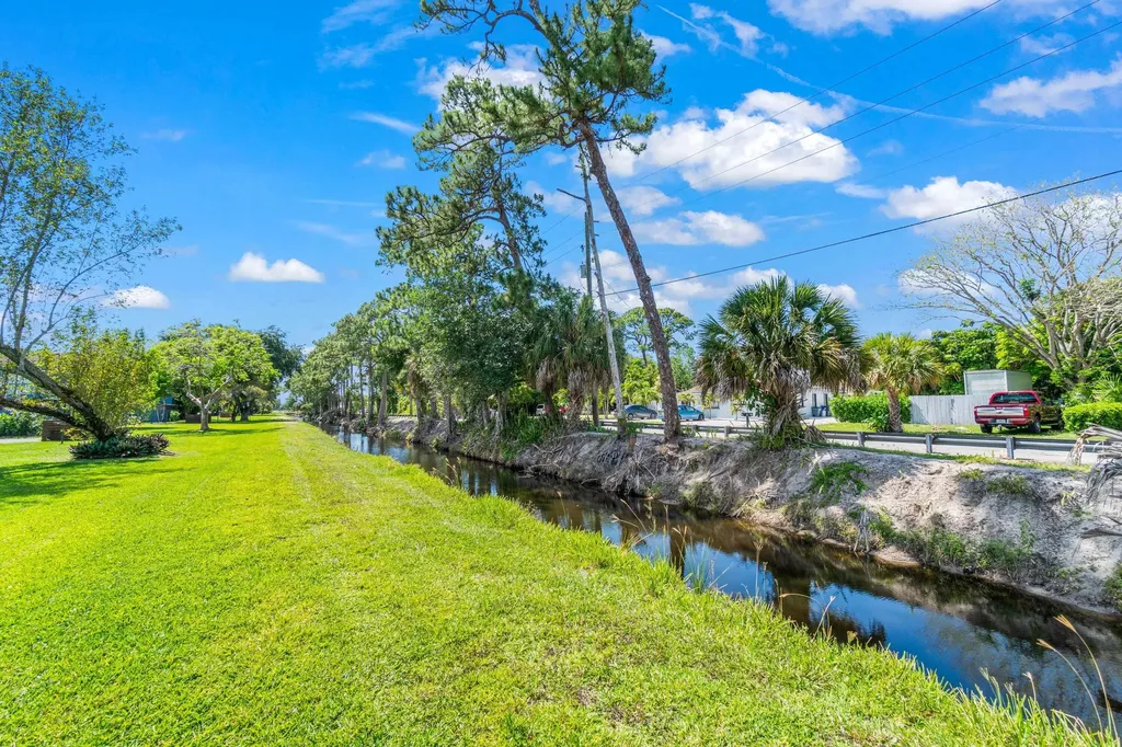 4585 Holly Lake Drive Lake Worth FL 33463