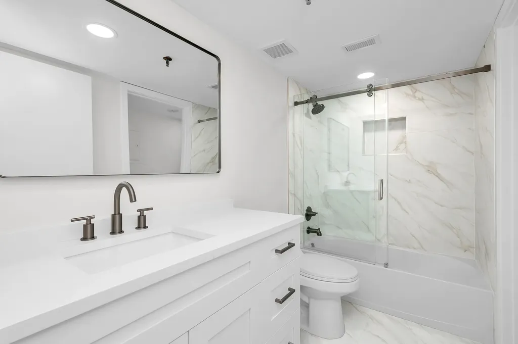 7290 Kinghurst Drive Delray Beach FL 33446