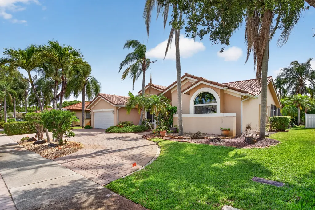 5333 N Springs Way Coral Springs FL 33076
