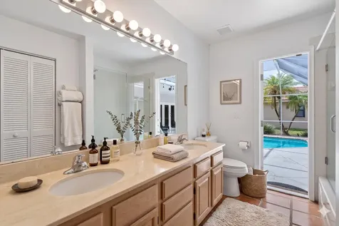 5333 N Springs Way Coral Springs FL 33076