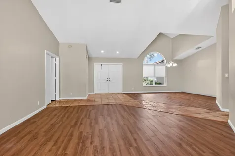5333 N Springs Way Coral Springs FL 33076