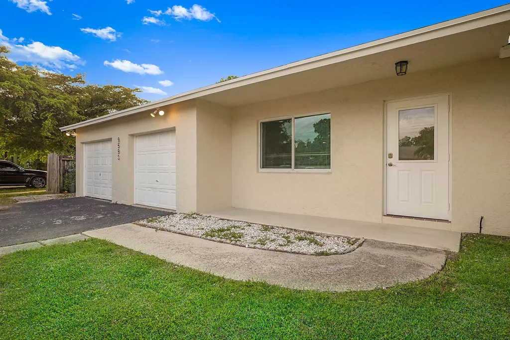 9593 Richmond Circle Boca Raton FL 33434
