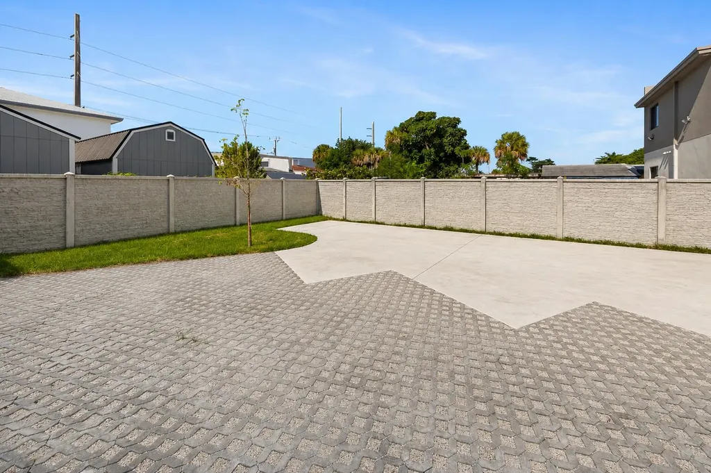 1181 NW 66th Street Miami FL 33150