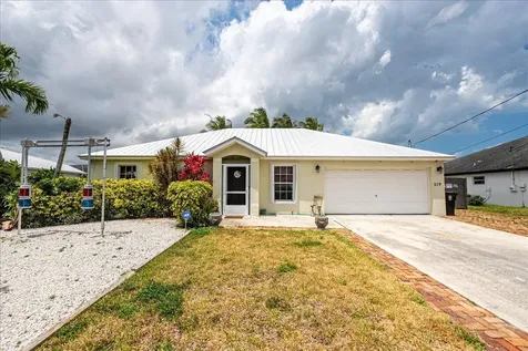 279 SW Glenwood Drive Port St Lucie FL 34984