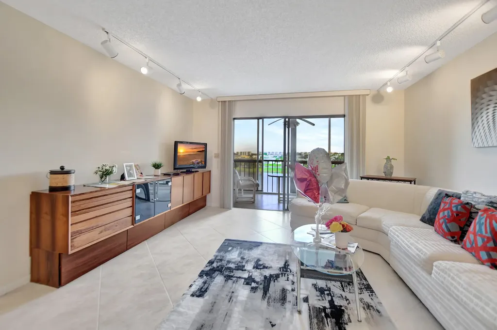 7310 Ashford Place Delray Beach FL 33446
