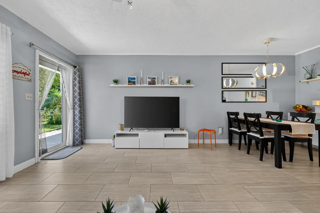 3201 SE 10th Street Pompano Beach FL 33062