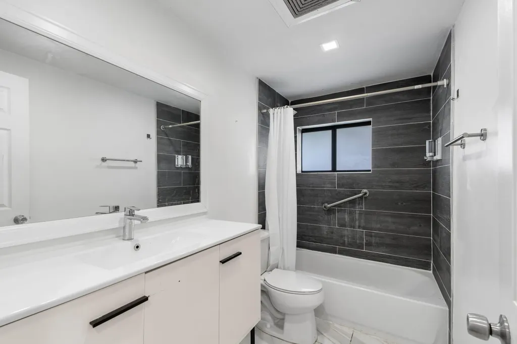 836 SW 13th Court Pompano Beach FL 33060