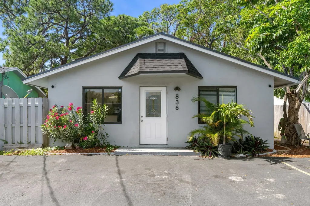 836 SW 13th Court Pompano Beach FL 33060