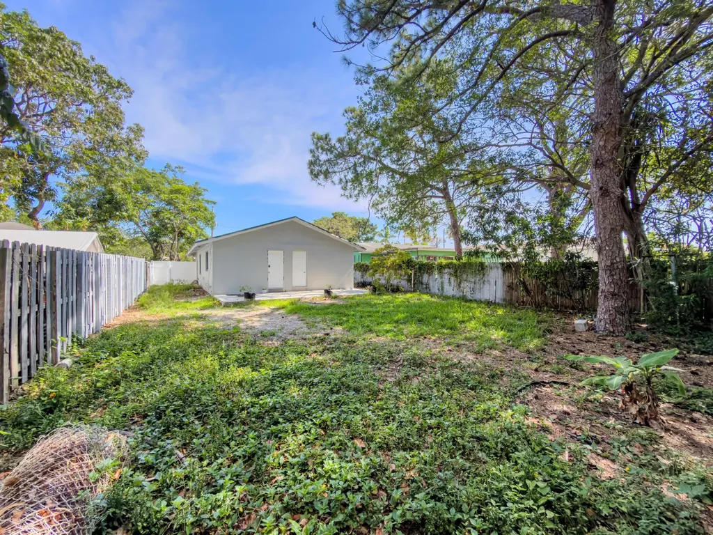 836 SW 13th Court Pompano Beach FL 33060