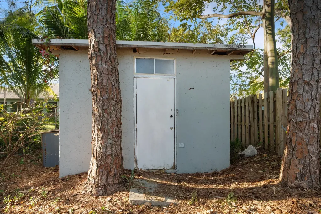836 SW 13th Court Pompano Beach FL 33060