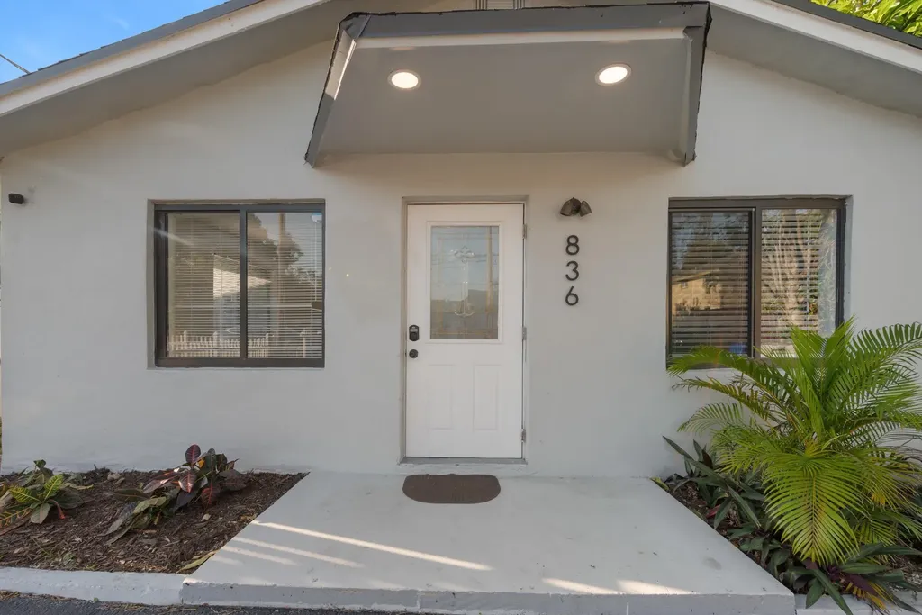 836 SW 13th Court Pompano Beach FL 33060