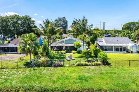 9108 Chrysanthemum Drive Boynton Beach FL 33472